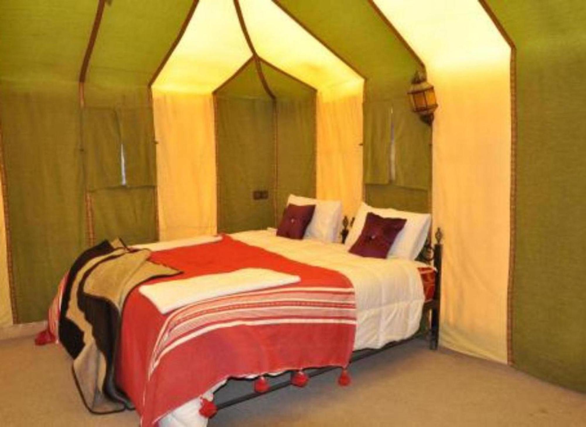 Camel Trekking Desert Camp Мерзуга Экстерьер фото
