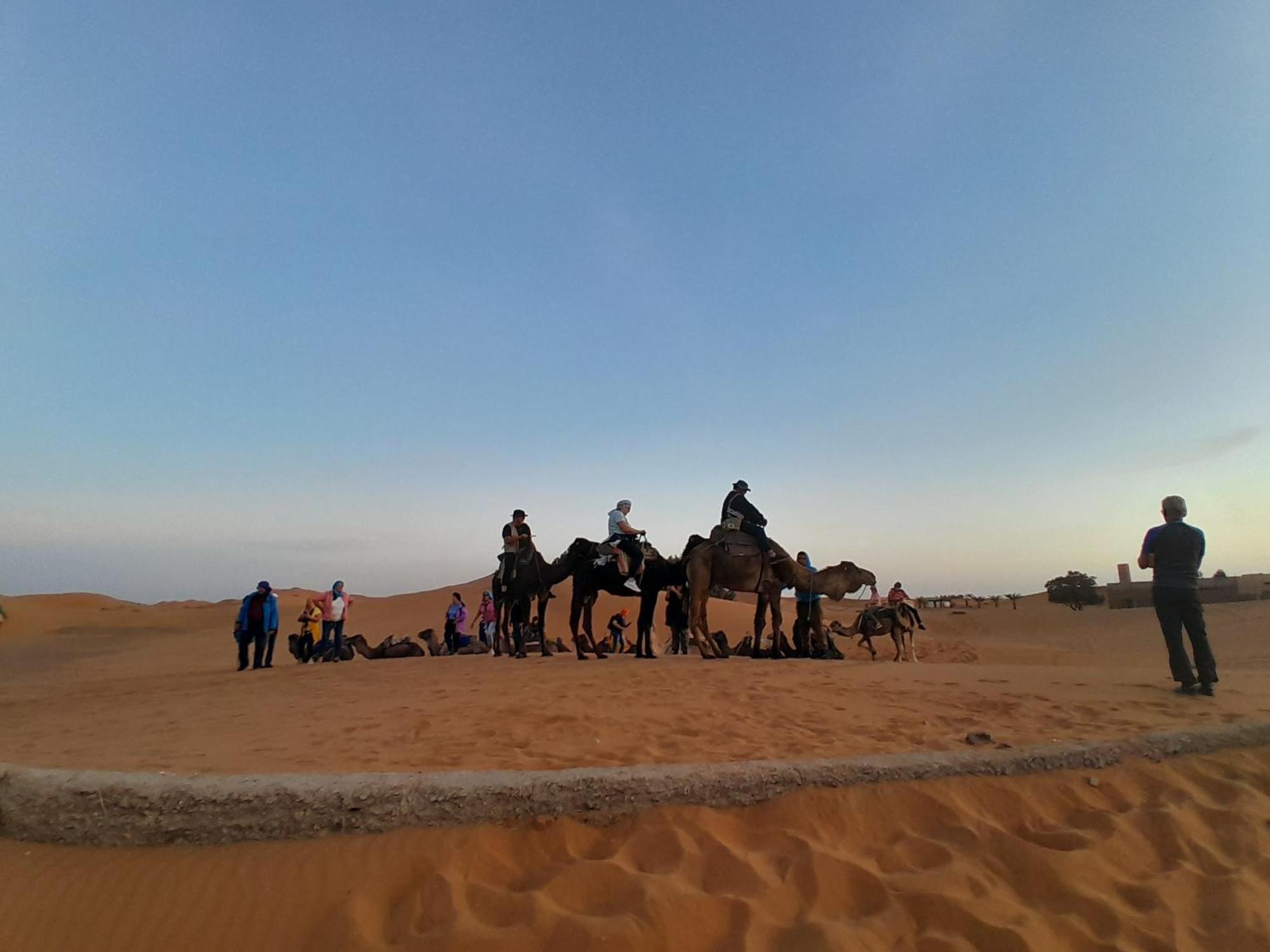 Camel Trekking Desert Camp Мерзуга Экстерьер фото